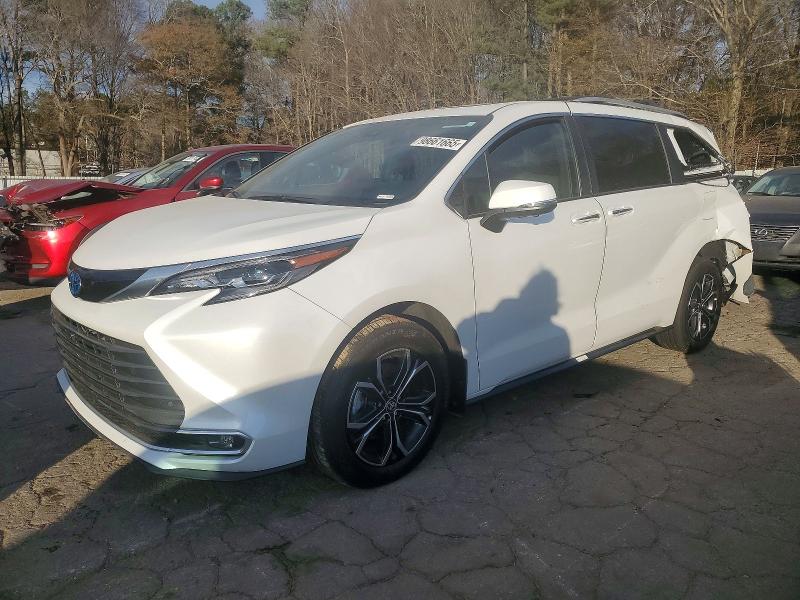 Photo 1 from auction – 2025 TOYOTA SIENNA LIM with VIN 5TDESKFC2SS171877