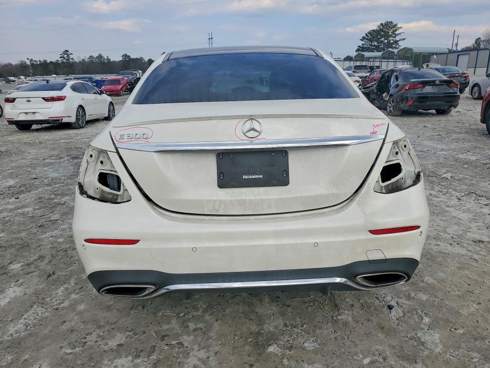 Photo 6 from auction – 2017 MERCEDES-BENZ E 300 with VIN WDDZF4JB4HA095123