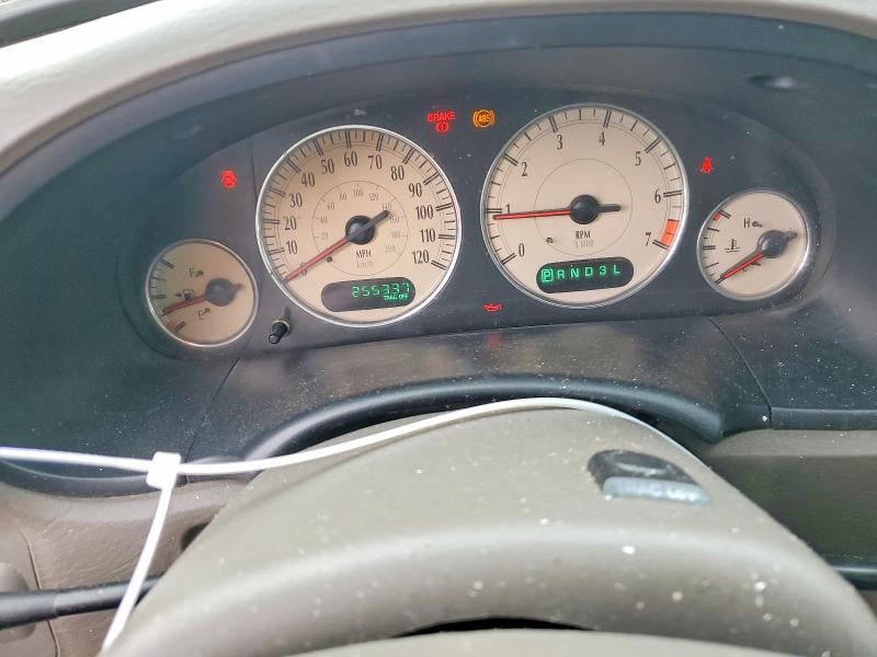 Photo 9 from auction – 2003 CHRYSLER TOWN & COU with VIN 2C8GP64LX3R248136