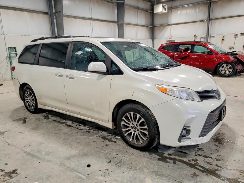 Photo 4 from auction – 2018 TOYOTA SIENNA with VIN 5TDYZ3DC0JS915461