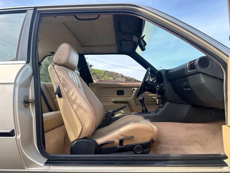 Photo 5 from auction – 1990 BMW 325 I with VIN WBAAA1317LAE58144