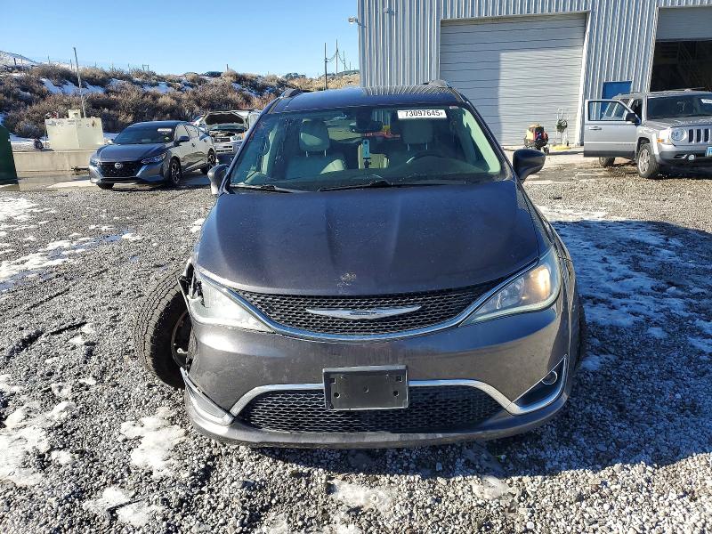 Photo 5 from auction – 2017 CHRYSLER PACIFICA with VIN 2C4RC1EG7HR628147