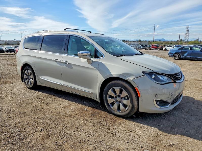 Photo 4 from auction – 2017 CHRYSLER PACIFICA E with VIN 2C4RC1N79HR797604