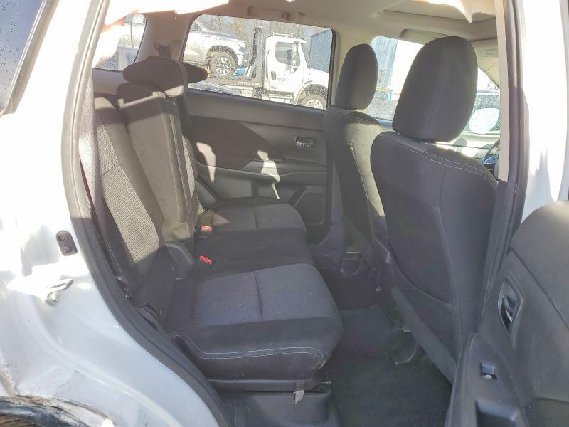Photo 11 from auction – 2017 MITSUBISHI OUTLANDER with VIN JA4AZ3A38HZ065426