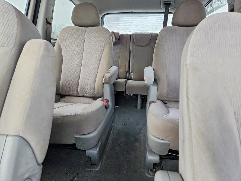 Photo 10 from auction – 2011 KIA SEDONA LX with VIN KNDMG4C71B6368846