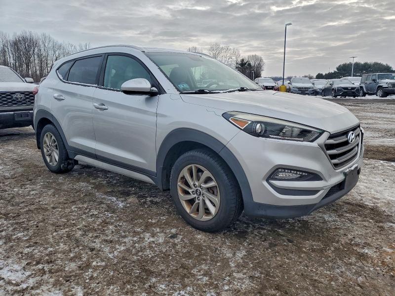 Photo 4 from auction – 2017 HYUNDAI TUCSON LIM with VIN KM8J3CA4XHU520107