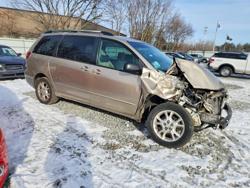 Photo 4 from auction – 2004 TOYOTA SIENNA LE with VIN 5TDBA23C44S024294