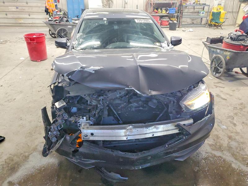 Photo 5 from auction – 2018 ACURA TLX with VIN 19UUB1F30JA005358