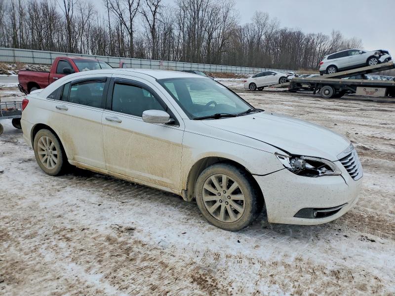 Photo 4 from auction – 2014 CHRYSLER 200 LIMITE with VIN 1C3CCBCG1EN159424