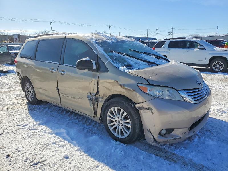 Photo 4 from auction – 2011 TOYOTA SIENNA with VIN 5TDYK3DC1BS172170