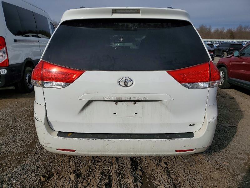 Photo 6 from auction – 2013 TOYOTA SIENNA LE with VIN 5TDKK3DC7DS287932