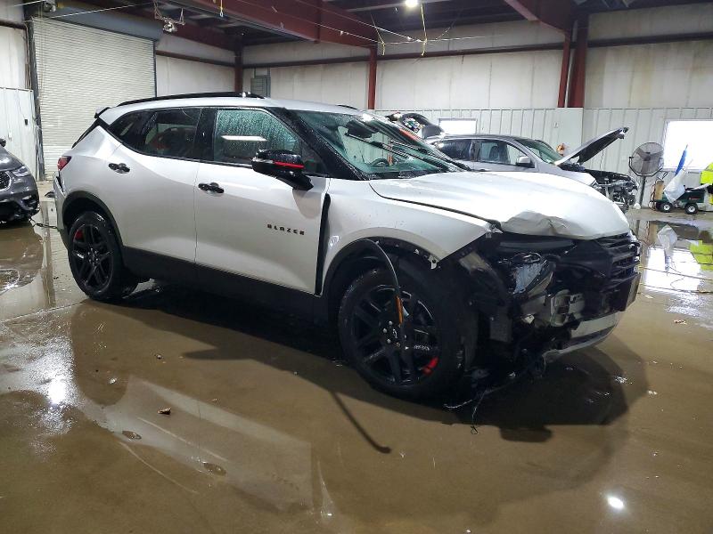 Photo 4 from auction – 2022 CHEVROLET BLAZER 2LT with VIN 3GNKBHR44NS137604