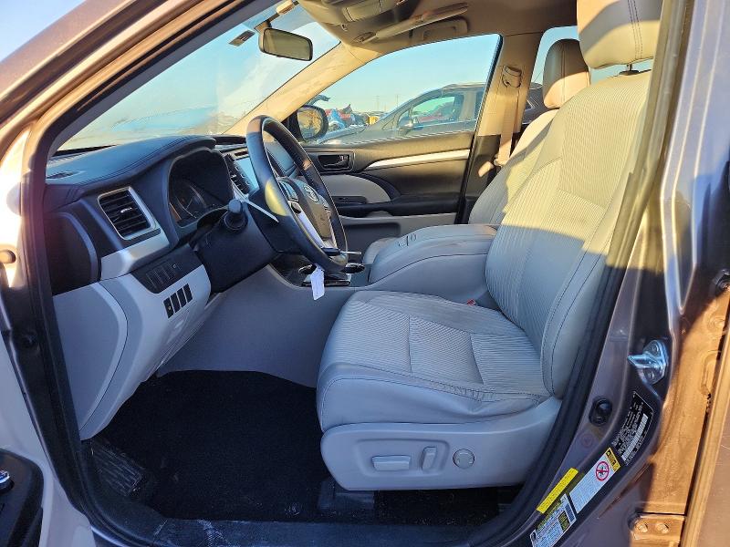 Photo 7 from auction – 2016 TOYOTA HIGHLANDER with VIN 5TDZKRFHXGS170831