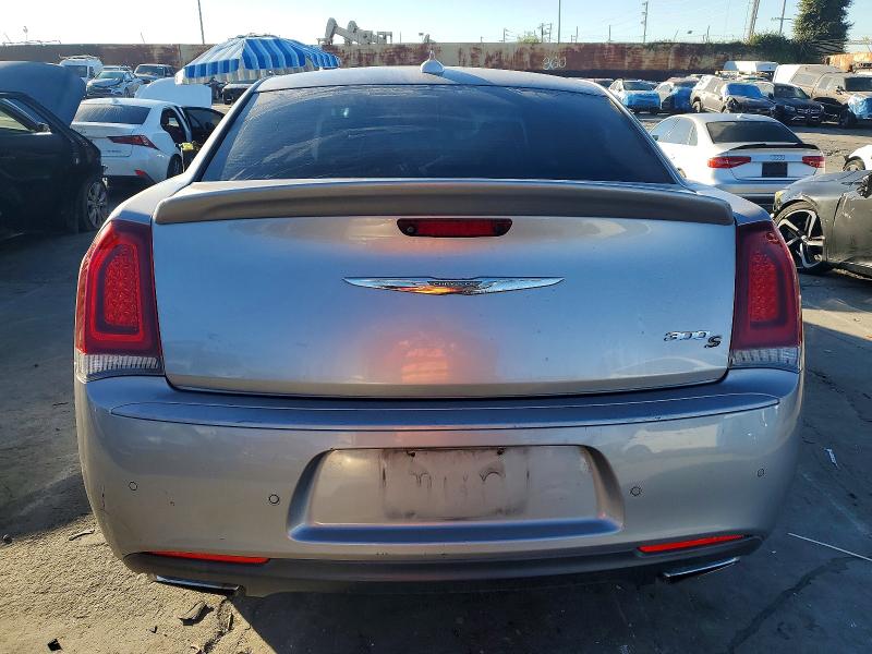 Photo 6 from auction – 2018 CHRYSLER 300 S with VIN 2C3CCABG6JH240174