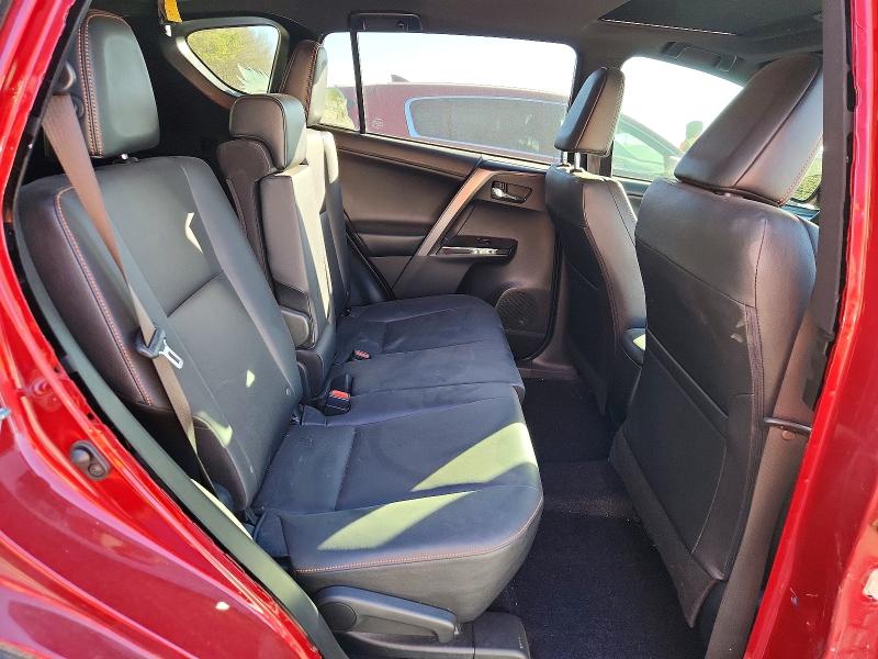 Photo 10 from auction – 2018 TOYOTA RAV4 SE with VIN JTMNFREV2JD117361