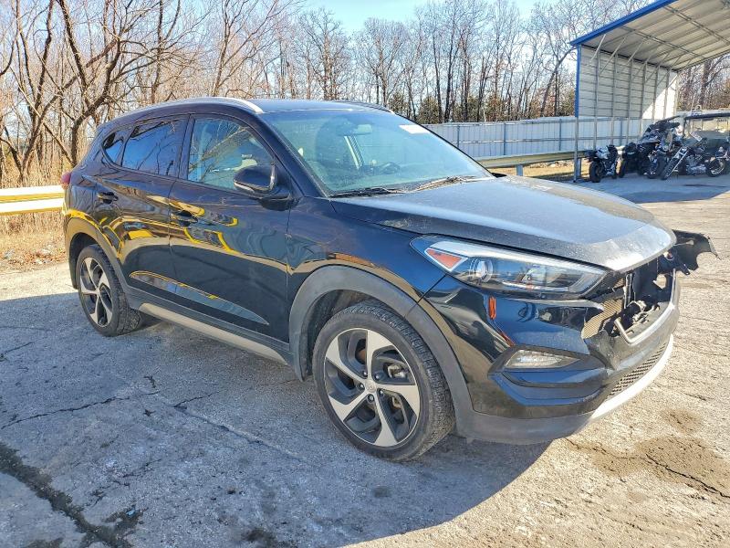 Photo 4 from auction – 2017 HYUNDAI TUCSON LIM with VIN KM8J33A20HU303373