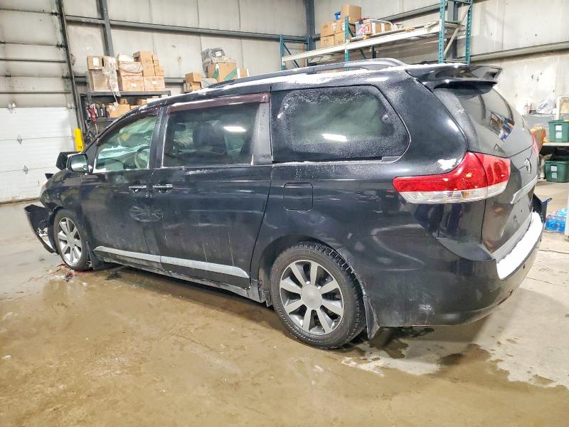 Photo 2 from auction – 2012 TOYOTA SIENNA XLE with VIN 5TDDK3DC9CS031704