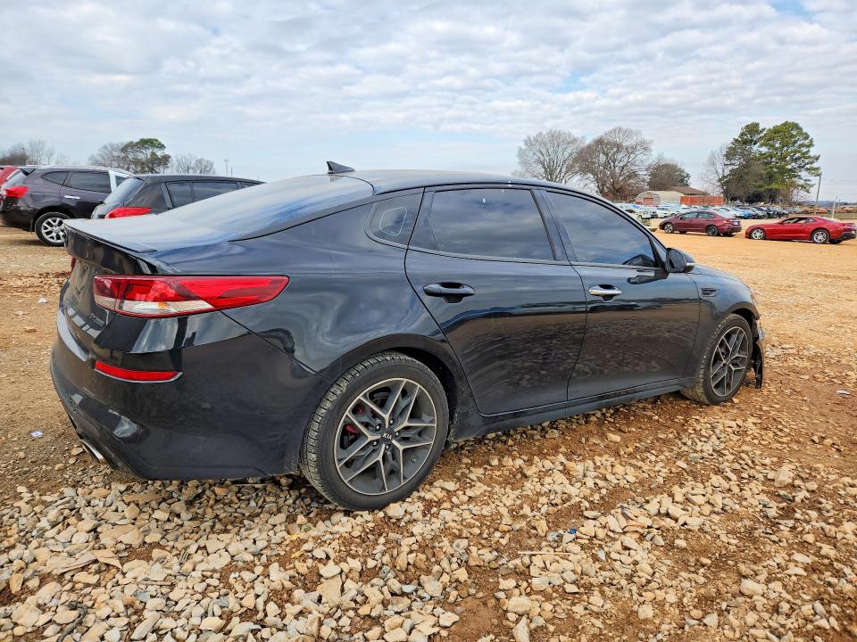 Photo 3 from auction – 2019 KIA OPTIMA with VIN 5XXGW4L20KG379939