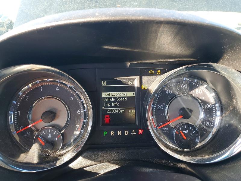 Photo 9 from auction – 2014 CHRYSLER TOWN & COU with VIN 2C4RC1BGXER157935
