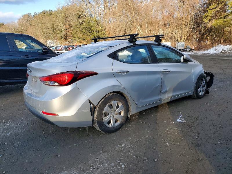 Photo 3 from auction – 2016 HYUNDAI ELANTRA SE with VIN 5NPDH4AE1GH793740