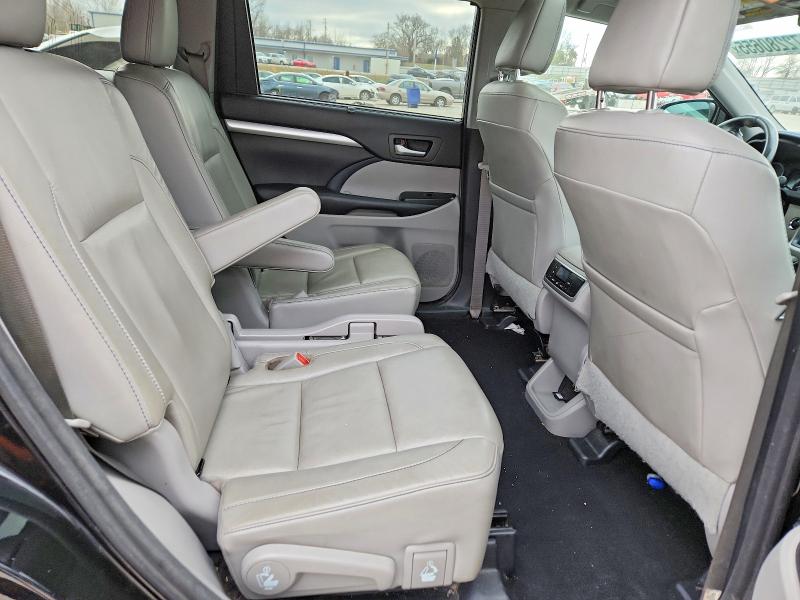 Photo 9 from auction – 2017 TOYOTA HIGHLANDER with VIN 5TDJZRFH3HS431050