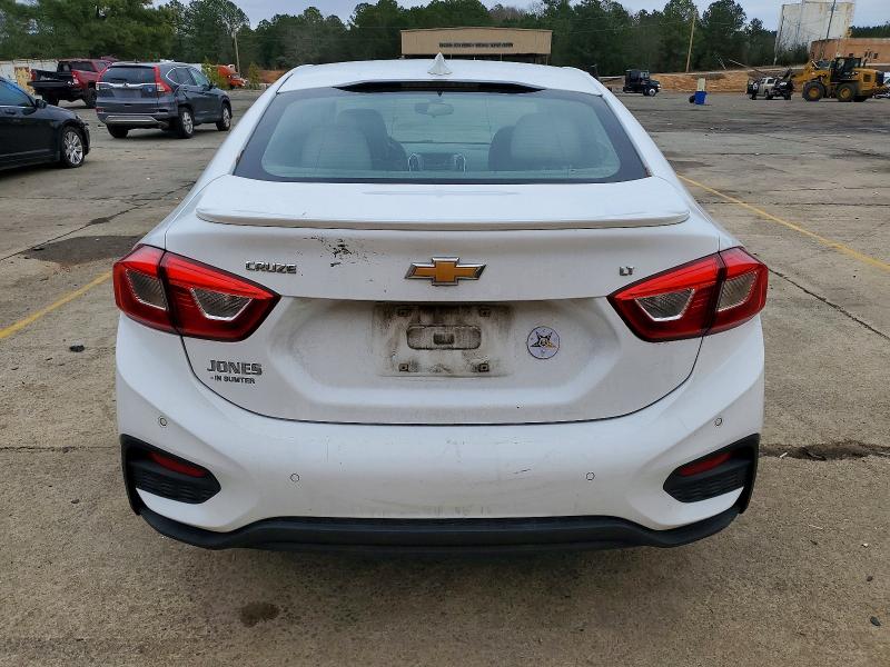 Photo 6 from auction – 2018 CHEVROLET CRUZE with VIN 1G1BE5SM2J7228672