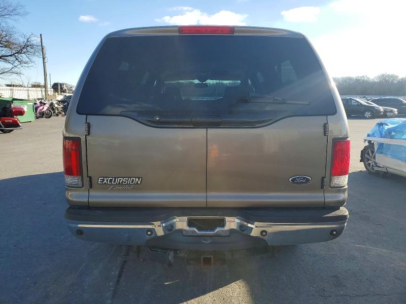 Photo 6 from auction – 2005 FORD EXCURSION with VIN 1FMNU42P35EC66338