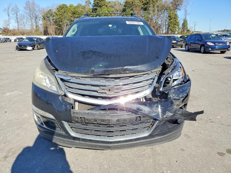 Photo 5 from auction – 2017 CHEVROLET TRAVERSE with VIN 1GNKRGKD4HJ130917