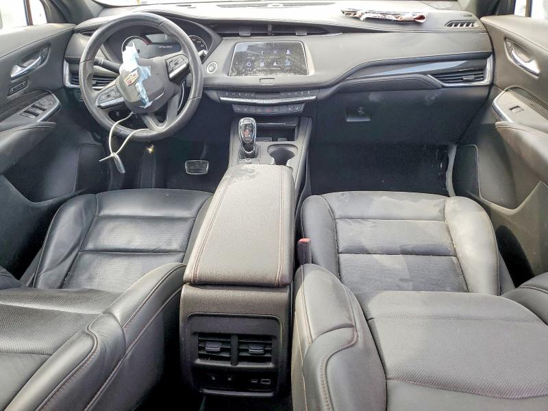 Photo 8 from auction – 2022 CADILLAC XT4 with VIN 1GYFZER40NF112492
