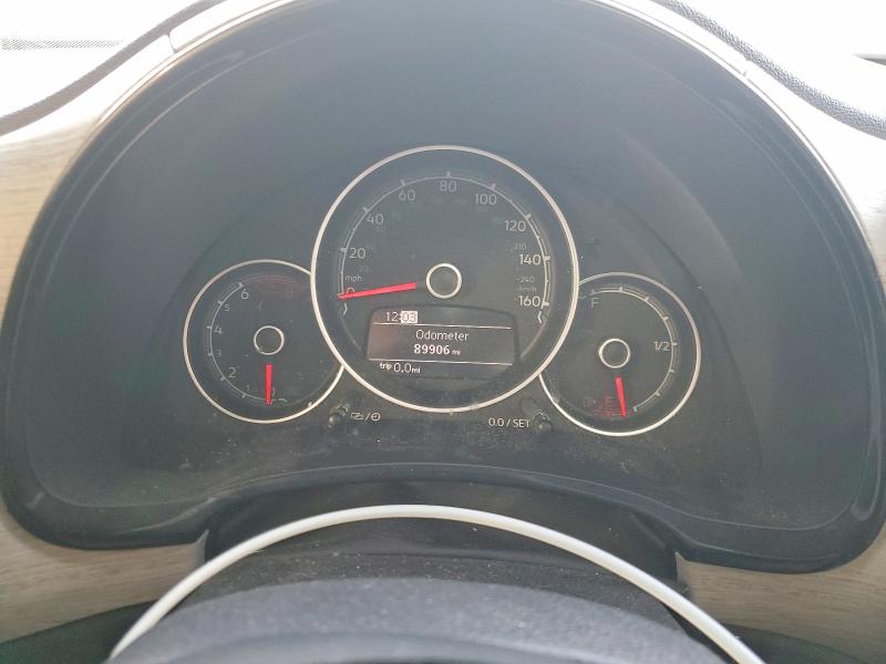 Photo 9 from auction – 2018 VOLKSWAGEN BEETLE with VIN 3VWFD7AT4JM705749