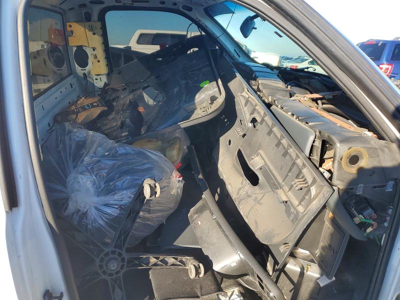 Photo 10 from auction – 2001 CHEVROLET SILVERADO with VIN 1GCEC14W71Z124572