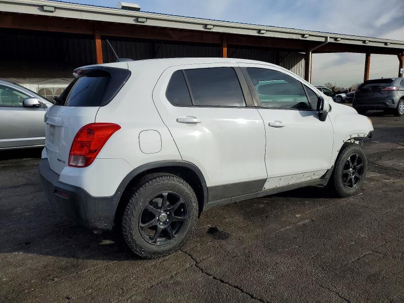 Photo 3 from auction – 2016 CHEVROLET TRAX with VIN 3GNCJKSB3GL260336