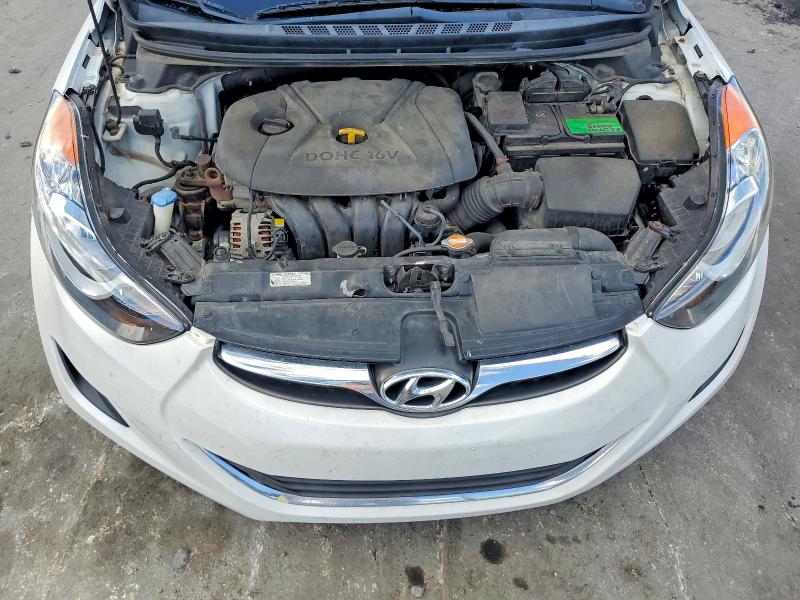Photo 11 from auction – 2012 HYUNDAI ELANTRA GL with VIN 5NPDH4AE9CH094267