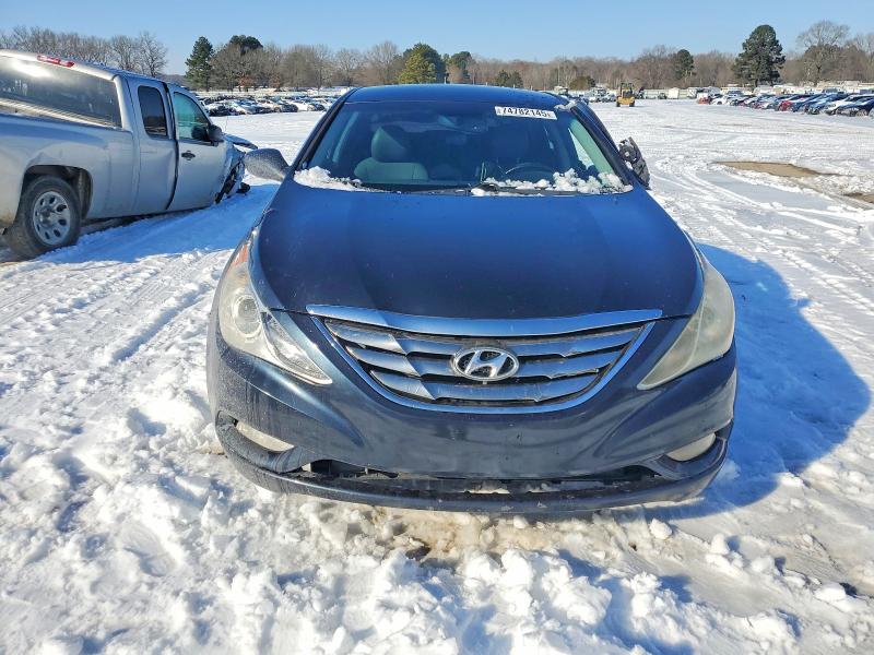 Photo 5 from auction – 2011 HYUNDAI SONATA SE with VIN 5NPEC4ACXBH124988