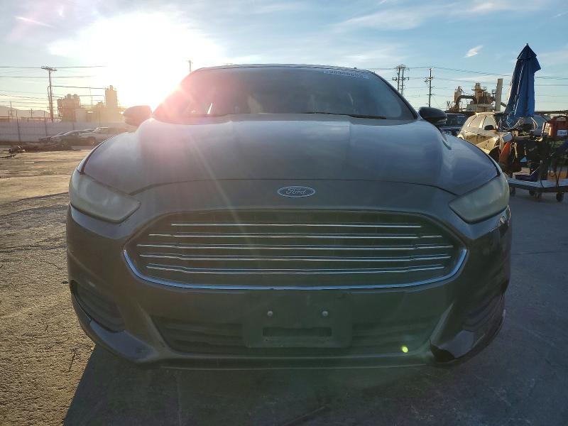 Photo 5 from auction – 2016 FORD FUSION with VIN 3FA6P0LU5GR406294