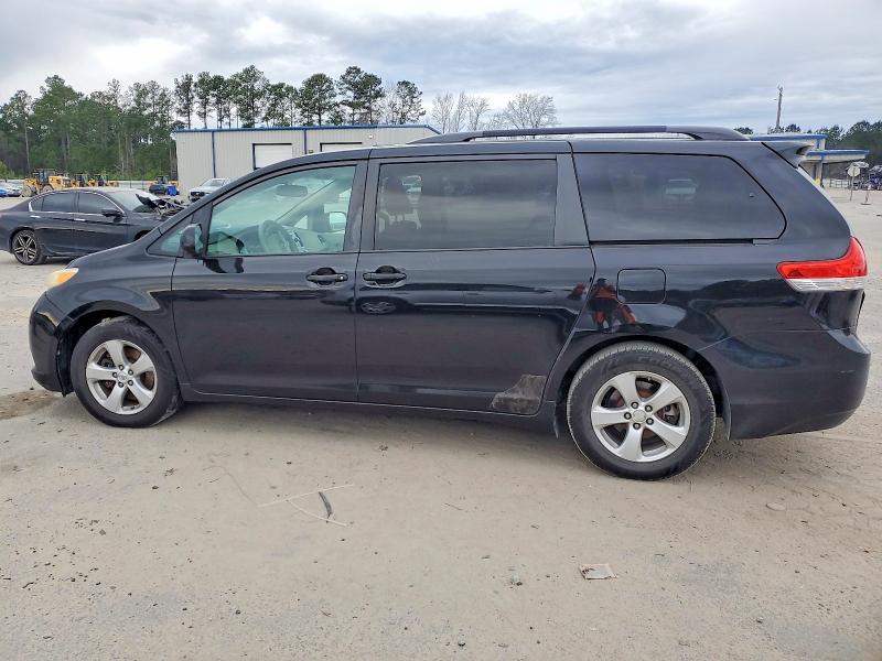 Photo 2 from auction – 2012 TOYOTA SIENNA LE with VIN 5TDKK3DC3CS199622