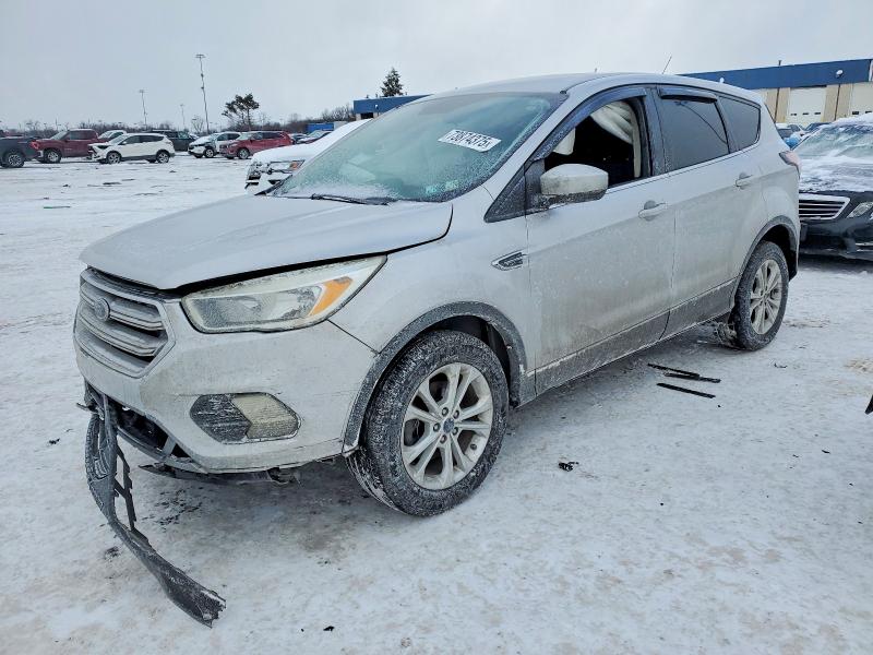 FORD ESCAPE SE 2017 z numerem VIN 1FMCU0GDXHUE90845 - Zdjęcie z aukcji