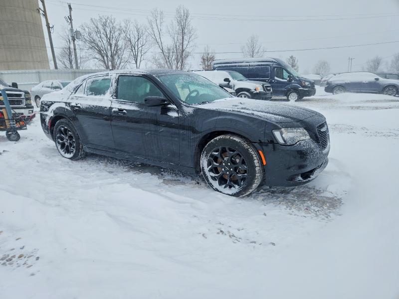 Photo 4 from auction – 2019 CHRYSLER 300 S with VIN 2C3CCAGG7KH634440