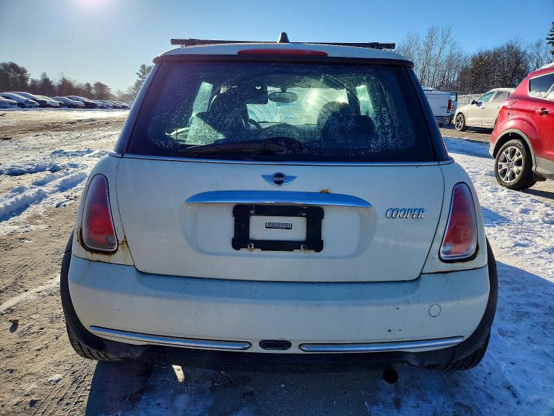 Photo 6 from auction – 2006 MINI COOPER with VIN WMWRC33556TK64049