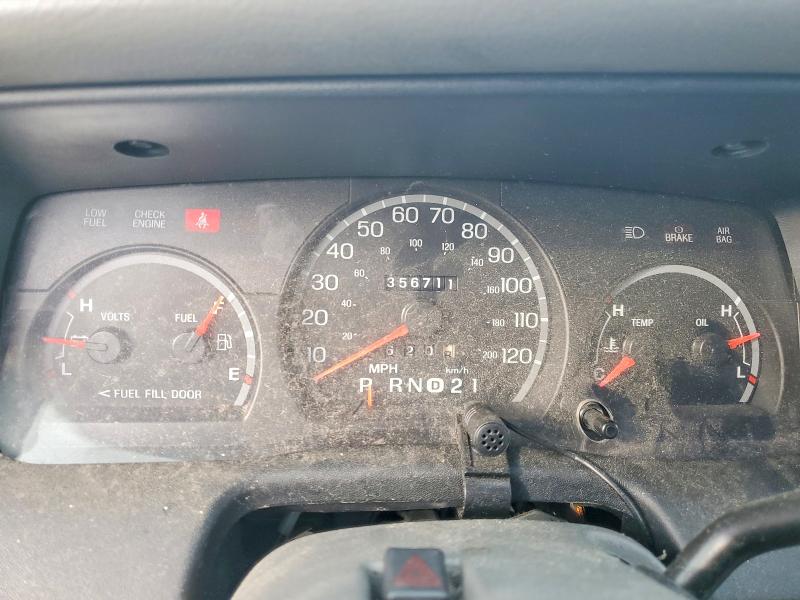 Photo 9 from auction – 2004 FORD CROWN VICT with VIN 2FAFP73W04X152632