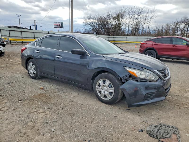 Photo 4 from auction – 2017 NISS ALTIMA with VIN 1N4AL3AP6HN358555