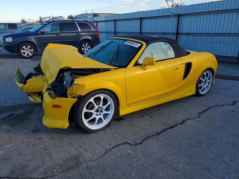 TOYOTA MR2 SPYDER 2000 with VIN JTDFR3207Y0022670 - Photo from auction