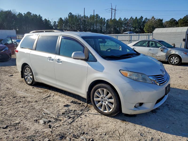 Photo 4 from auction – 2012 TOYOTA SIENNA XLE with VIN 5TDDK3DC2CS044133