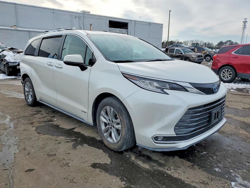 Photo 4 from auction – 2021 TOYOTA SIENNA with VIN 5TDZRKEC4MS061060