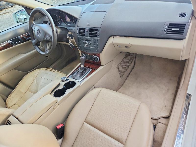 Photo 8 from auction – 2011 MERCEDES-BENZ C-CLASS with VIN WDDGF8BBXBR152480