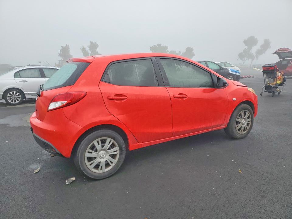 Photo 3 from auction – 2011 MAZDA MAZDA2 with VIN JM1DE1HZ4B0124464