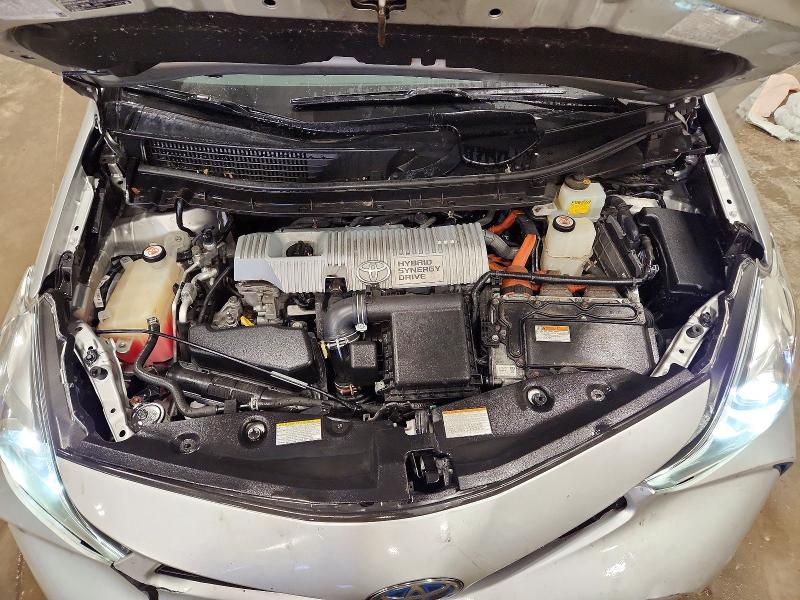 Photo 11 from auction – 2017 TOYOTA PRIUS V with VIN JTDZN3EU3HJ065906