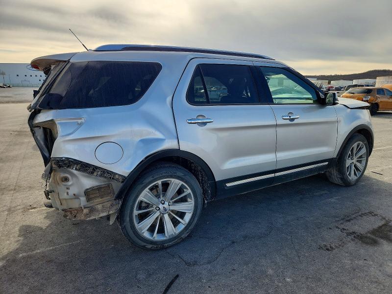 Photo 3 from auction – 2018 FORD EXPLORER L with VIN 1FM5K7F88JGB45720