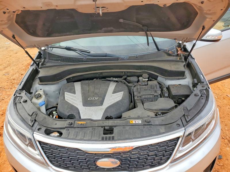 Photo 12 from auction – 2014 KIA SORENTO LX with VIN 5XYKT4A72EG521953