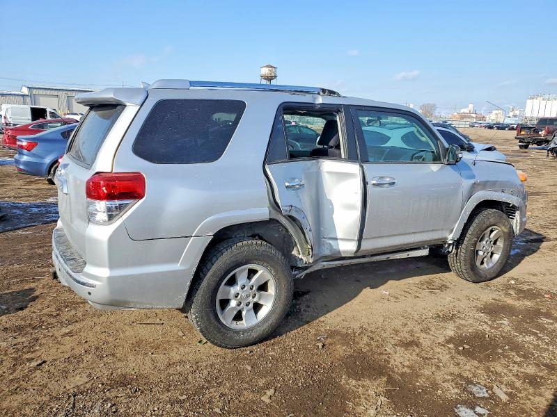 Photo 3 from auction – 2010 TOYOTA 4RUNNER SR with VIN JTEBU5JR4A5009601